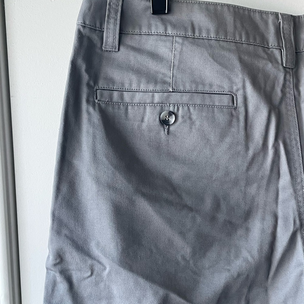 O'Neill Men's Charcoal Flat Front Shorts - Picture 4 of 8